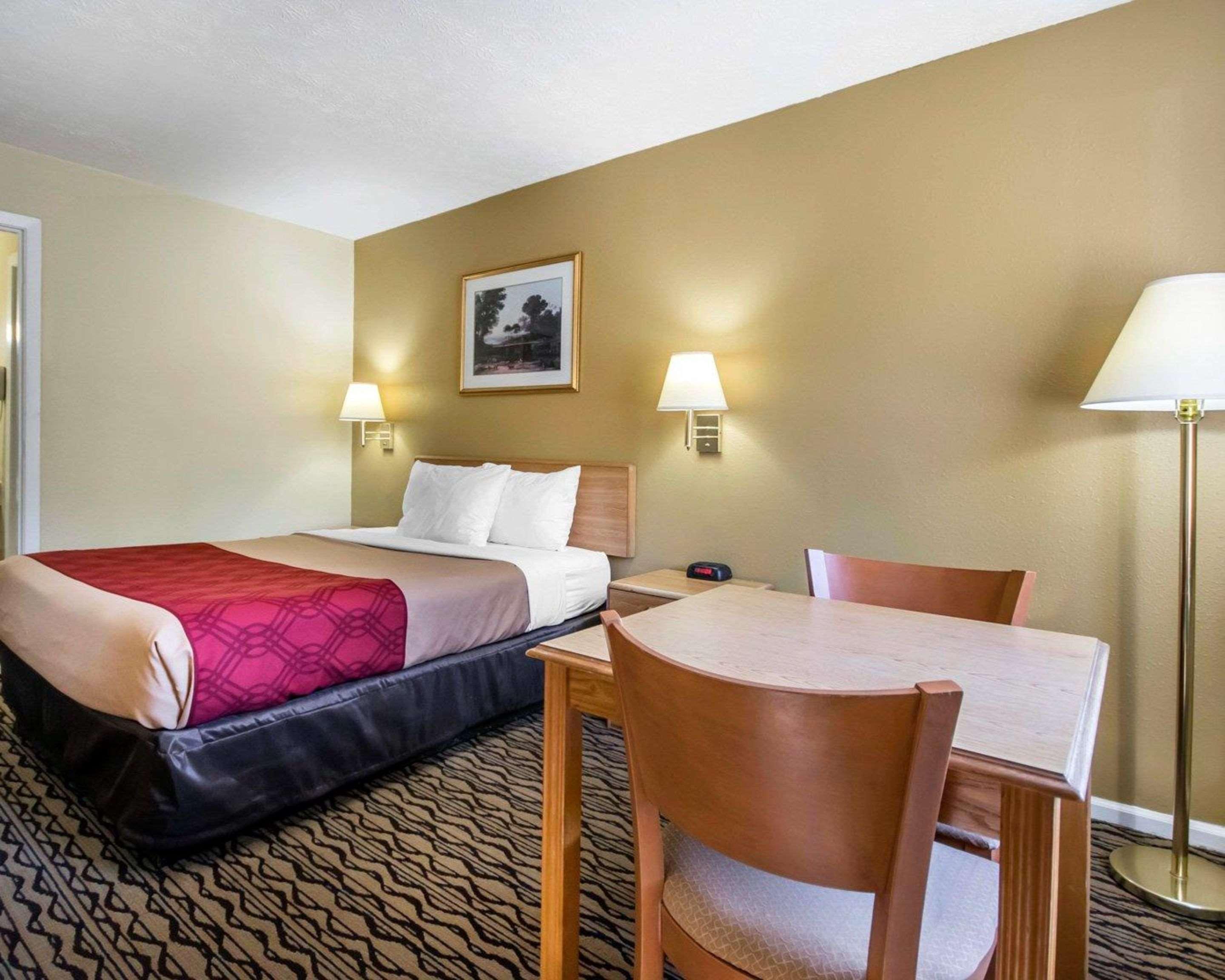 Econo Lodge Erlanger - Cincinnati Airport Exterior photo